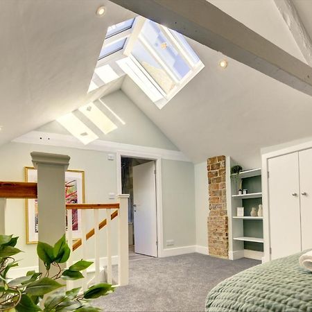 The Nook - A Modern 2 Bedroom Loft With Parking Ripon Bagian luar foto