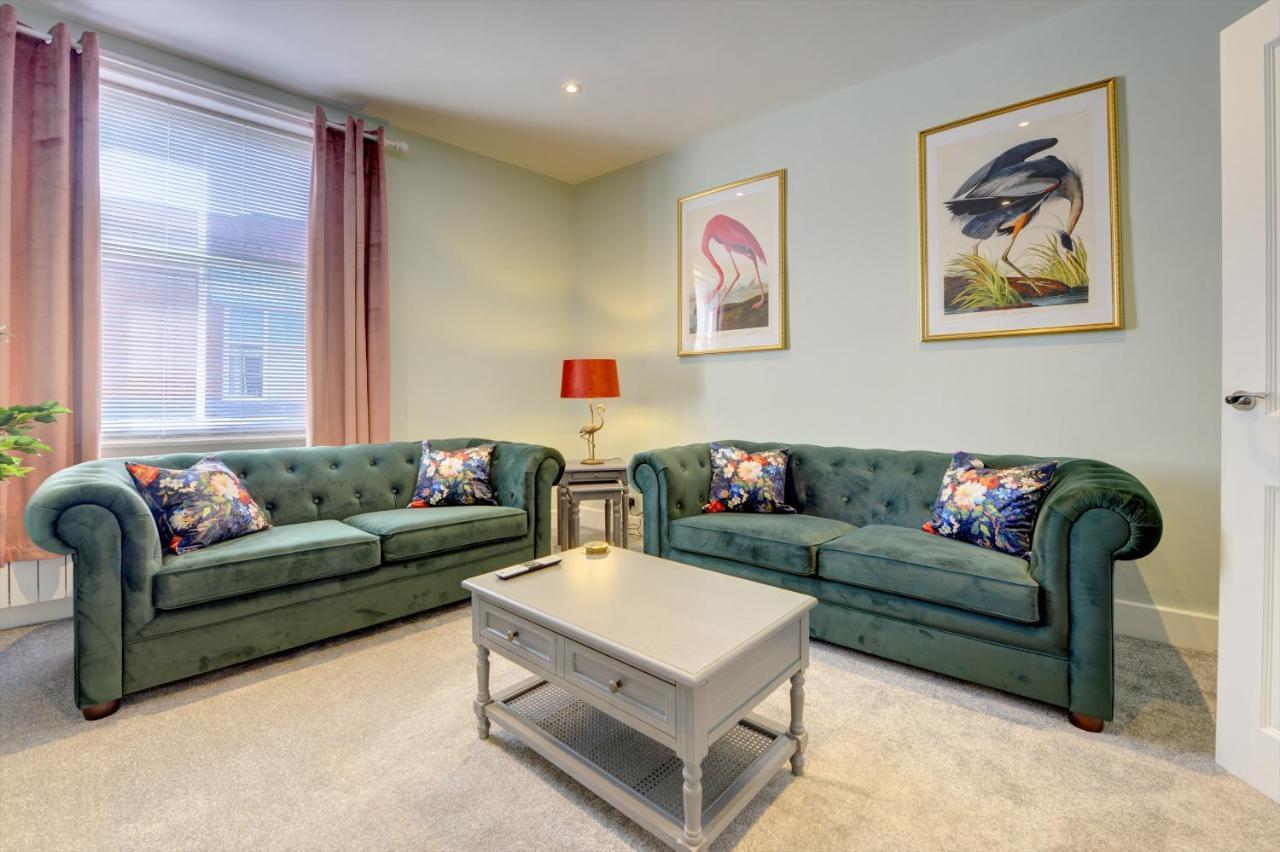The Nook - A Modern 2 Bedroom Loft With Parking Ripon Bagian luar foto