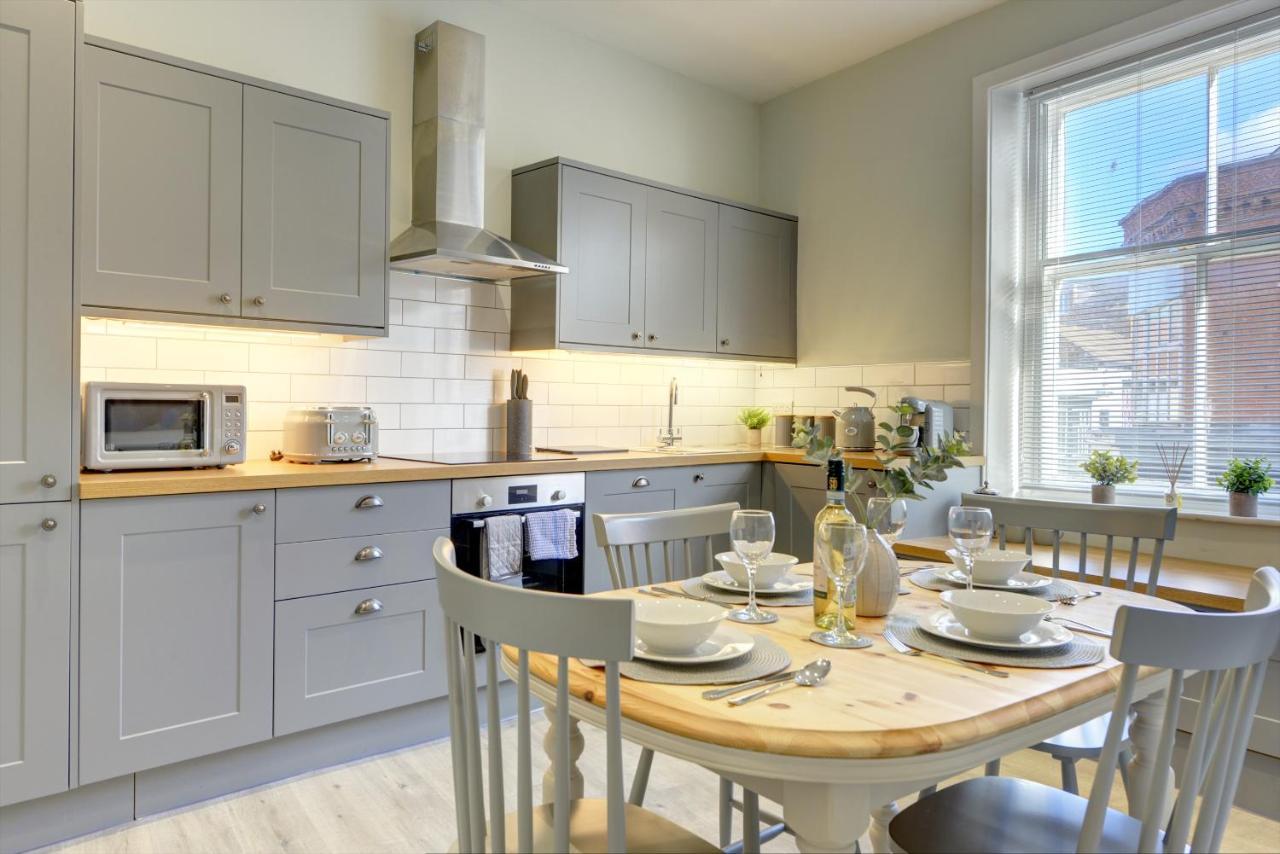 The Nook - A Modern 2 Bedroom Loft With Parking Ripon Bagian luar foto