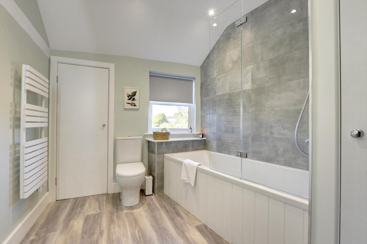 The Nook - A Modern 2 Bedroom Loft With Parking Ripon Bagian luar foto
