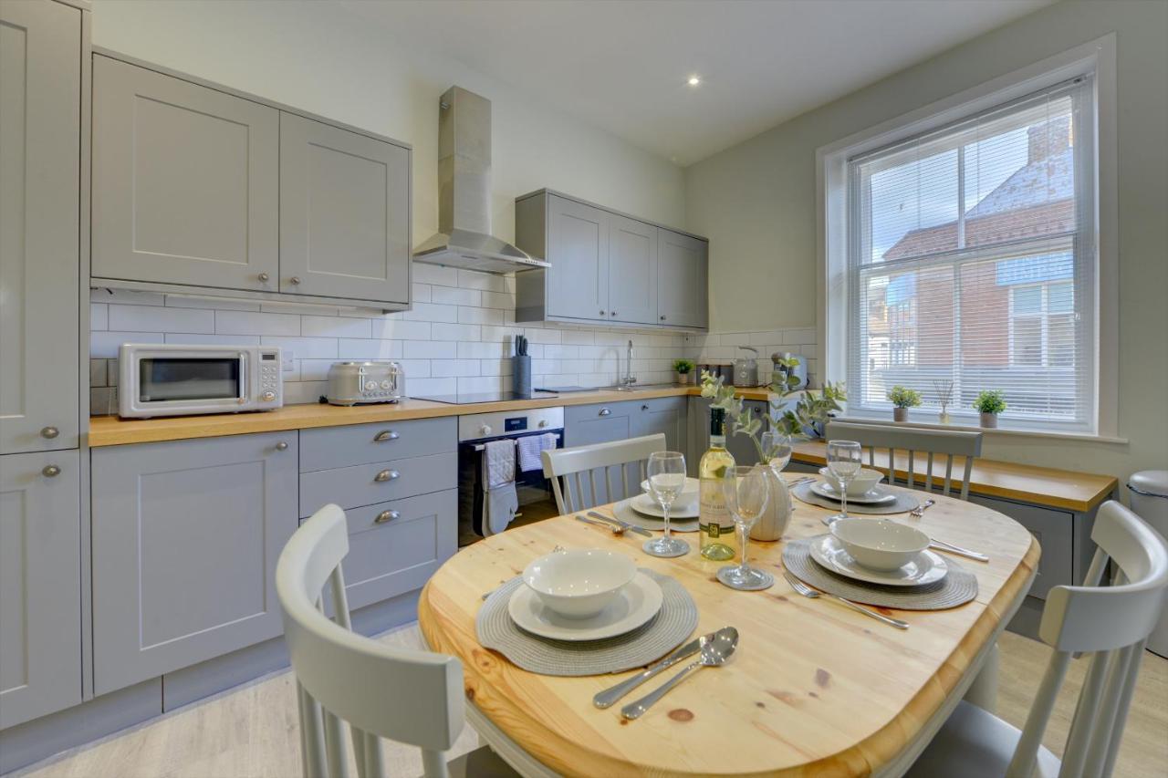 The Nook - A Modern 2 Bedroom Loft With Parking Ripon Bagian luar foto