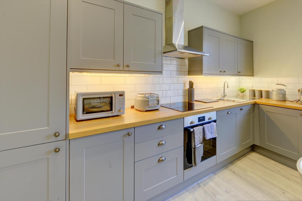 The Nook - A Modern 2 Bedroom Loft With Parking Ripon Bagian luar foto